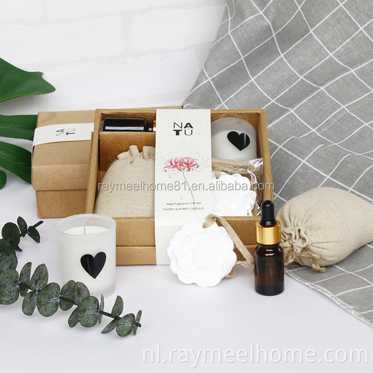 70 g geurende kaars en 10 ml olie in natuurlijke zwarte riet diffuser fles met geurende sachet